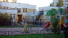 Входная группа Детский сад № 49 Приморского района. Санкт-Петербург (Приморский район),  Маршала Новикова,  2, корпус  2