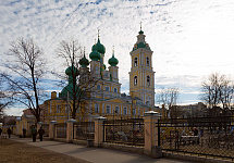 Входная группа Церковь Благовещения Пресвятой Богородицы на Васильевском острове. Санкт-Петербург (Василеостровский район),  8-я линия В.О.,  68