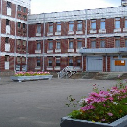 Входная группа Школа № 348 Невского района. 