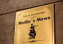 Входная группа Mollie`s Mews / Моллис Мьюз, ирландский паб. Санкт-Петербург (Центральный район),  Большая Конюшенная,  5