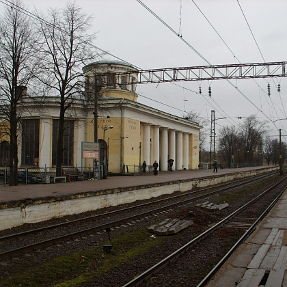 Входная группа Железнодорожная станция Красное Село. 