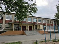 Входная группа Школа № 394 Красносельского района. Санкт-Петербург (Красносельский район),  Брестский бульвар,  19, корпус  2