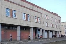 Входная группа Детская поликлиника №68, отделение №69. Санкт-Петербург (Красногвардейский район),  Коммуны,  32, корпус  1