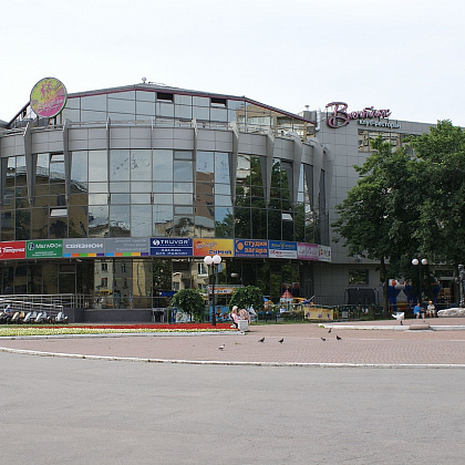 Входная группа Орловский, торговый комплекс. 