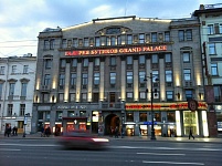 Входная группа Галерея бутиков Grand Palace, торговый центр. Санкт-Петербург (Центральный район),  Невский проспект,  44