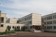 Входная группа Школа № 68 Калининского района. Санкт-Петербург (Калининский район),  Ушинского,  33, корпус  2