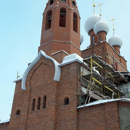   Храм преподобного Серафима Саровского в Старом Петергофе. 